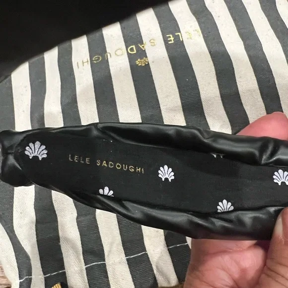 Lele Sadoughi Glossy Black Knotted Headband - Picture 6 of 6